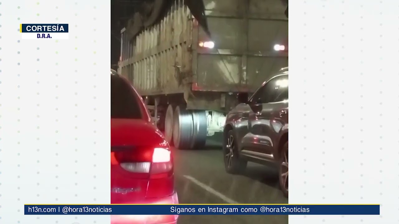 Denuncian vehículo de aseo “andando en los rines” por las vías del Área Metropolitana