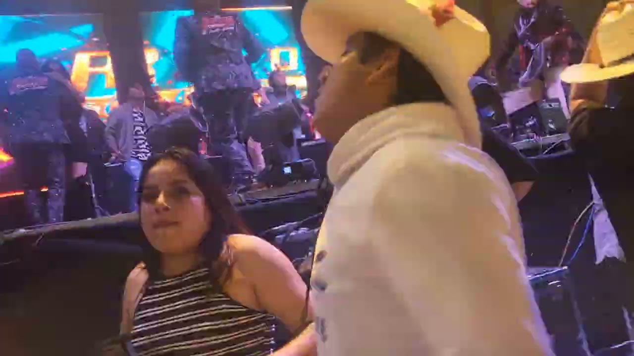 ASI SE BAILA LA CHILENA EL TERRE CON LOS RAYOS DE OAXACA 