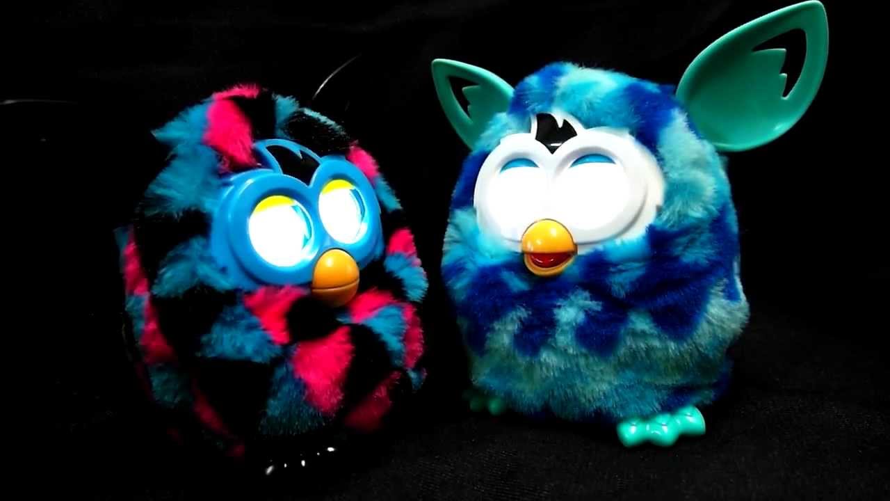 Furby Boom Chatting & Dancing!