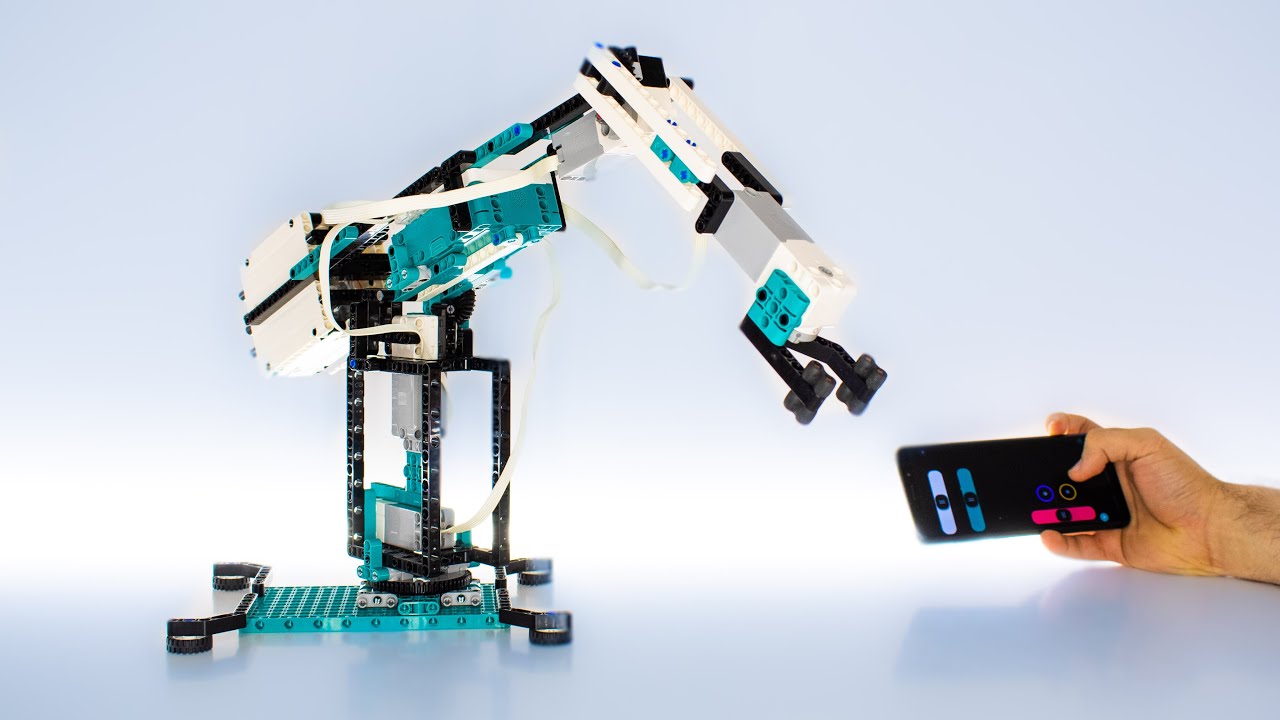 Amazing LEGO Robotic Arm 2.0