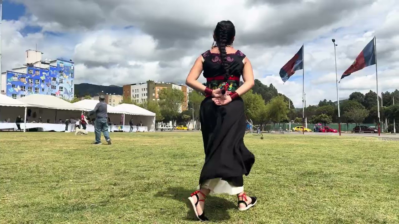 Cotacachi - Plaza Cívica Quitumbe