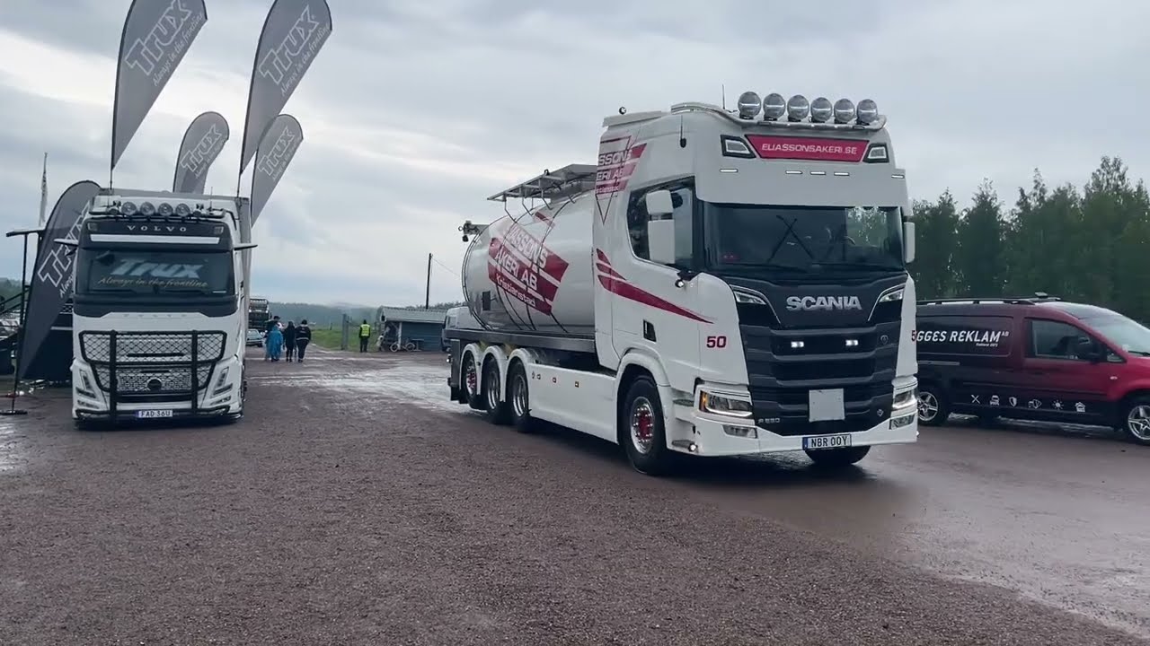 Bollnäs Truckmeet 2025 Honking Scania V8 Sound
