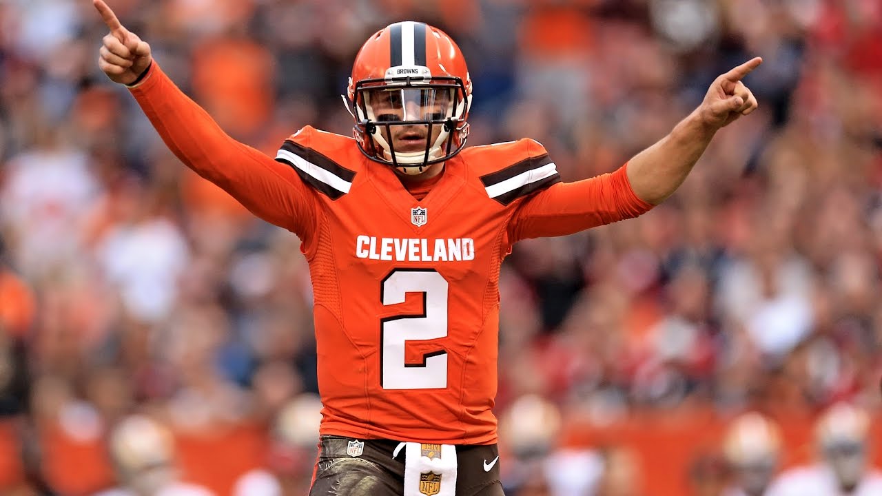 10 Football Players that Were GREAT in College But FLOPPED in the NFL