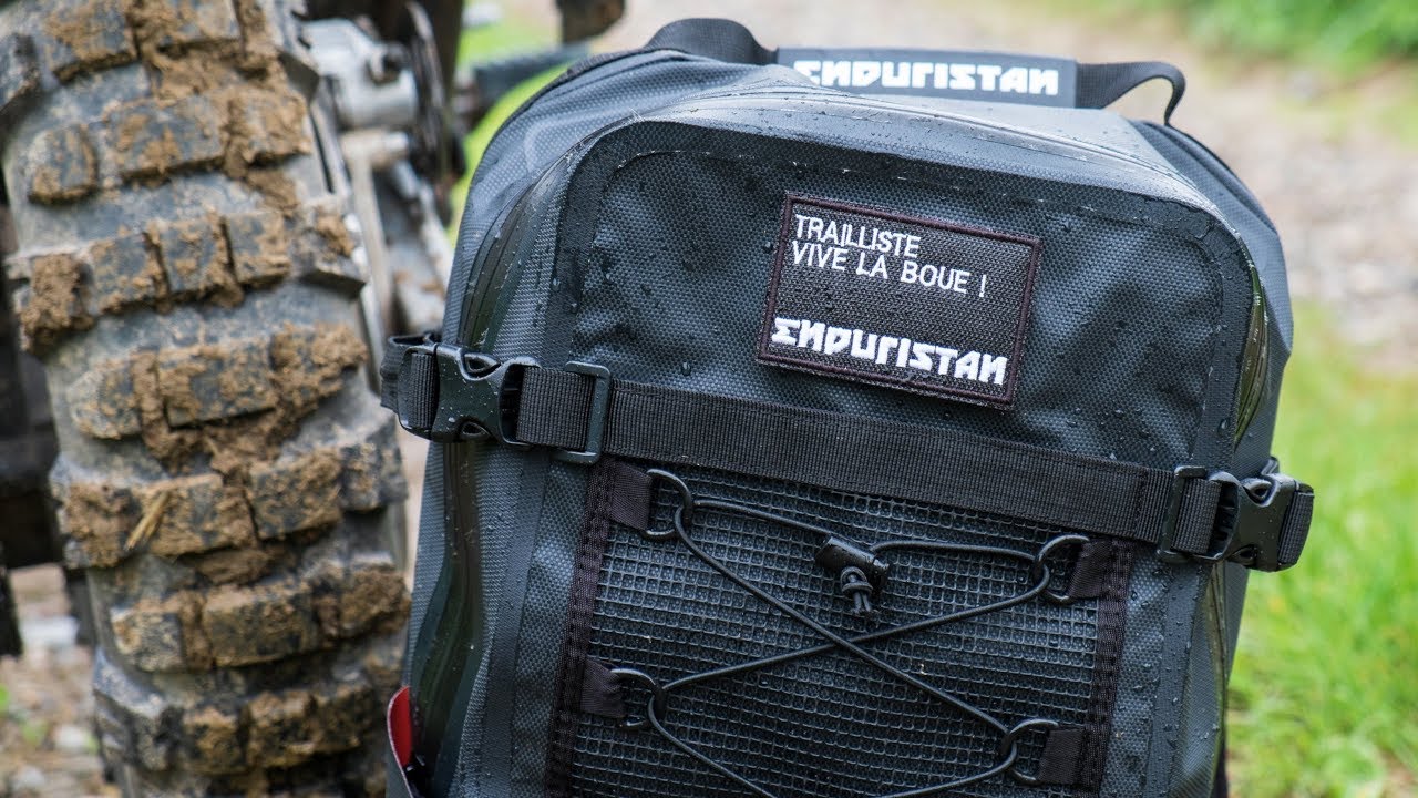 Test du Enduristan Hurricane - Sac à dos Moto étanche 👉 Motard-Adventure