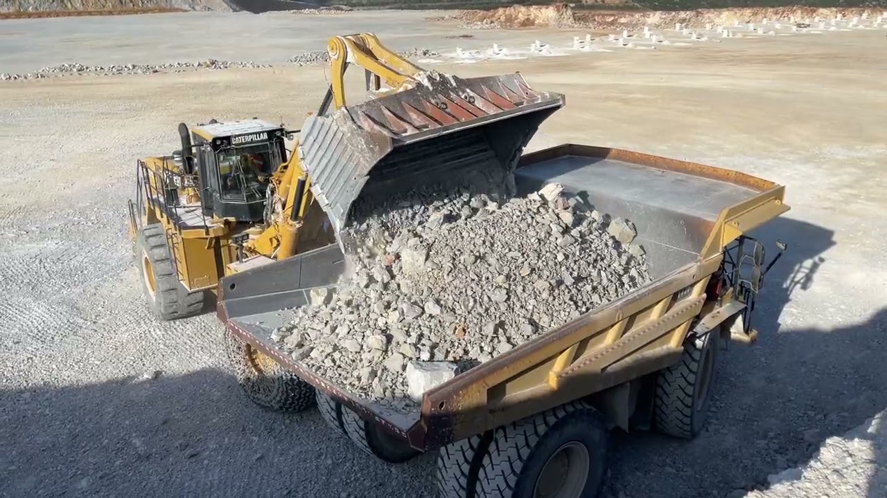 Caterpillar 992K Wheel Loader Loading Caterpillar 777F Dumpers - Interkat SA Mining Works