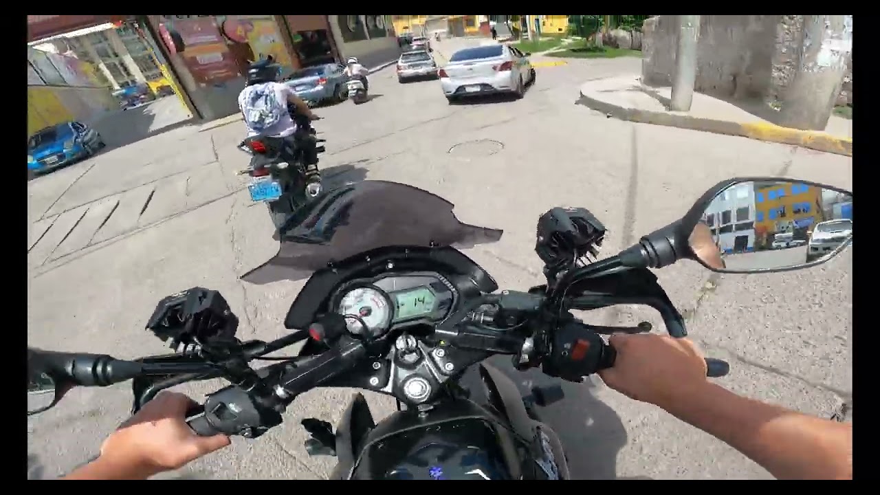1000 KM DE LA PULSAR 125 LS O NS?