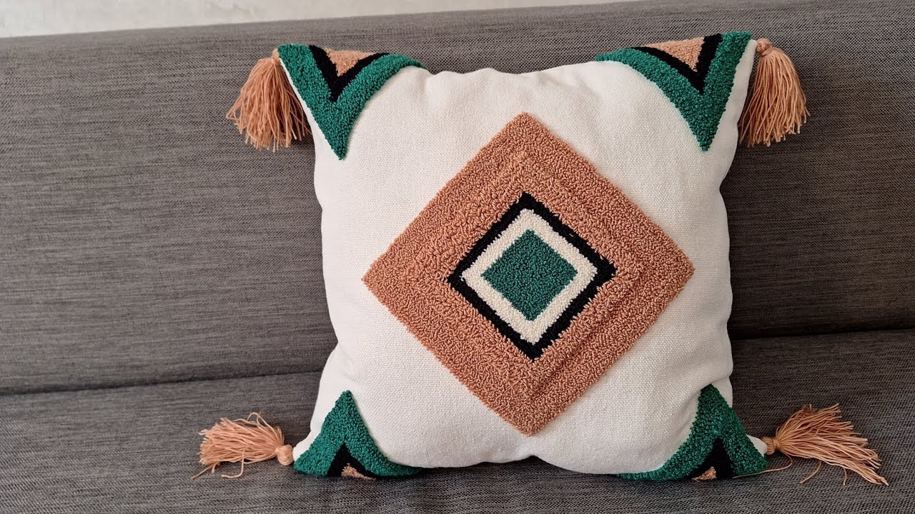 طرز وسادة بإبرة النفاش أو الإبرة الشرقية/ Punch Needle Pillow