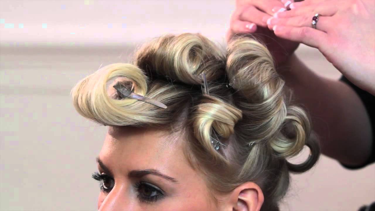 How to Create Soft Voluminous Curls | ghd | Supercuts UK
