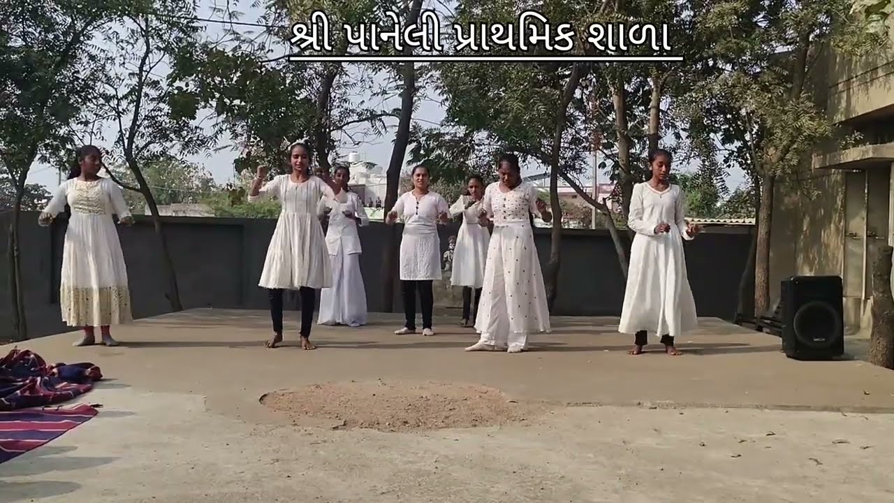 बम बम बोले मस्ती में डोले,Bam Bam Bole | School Girls Dance Performance.