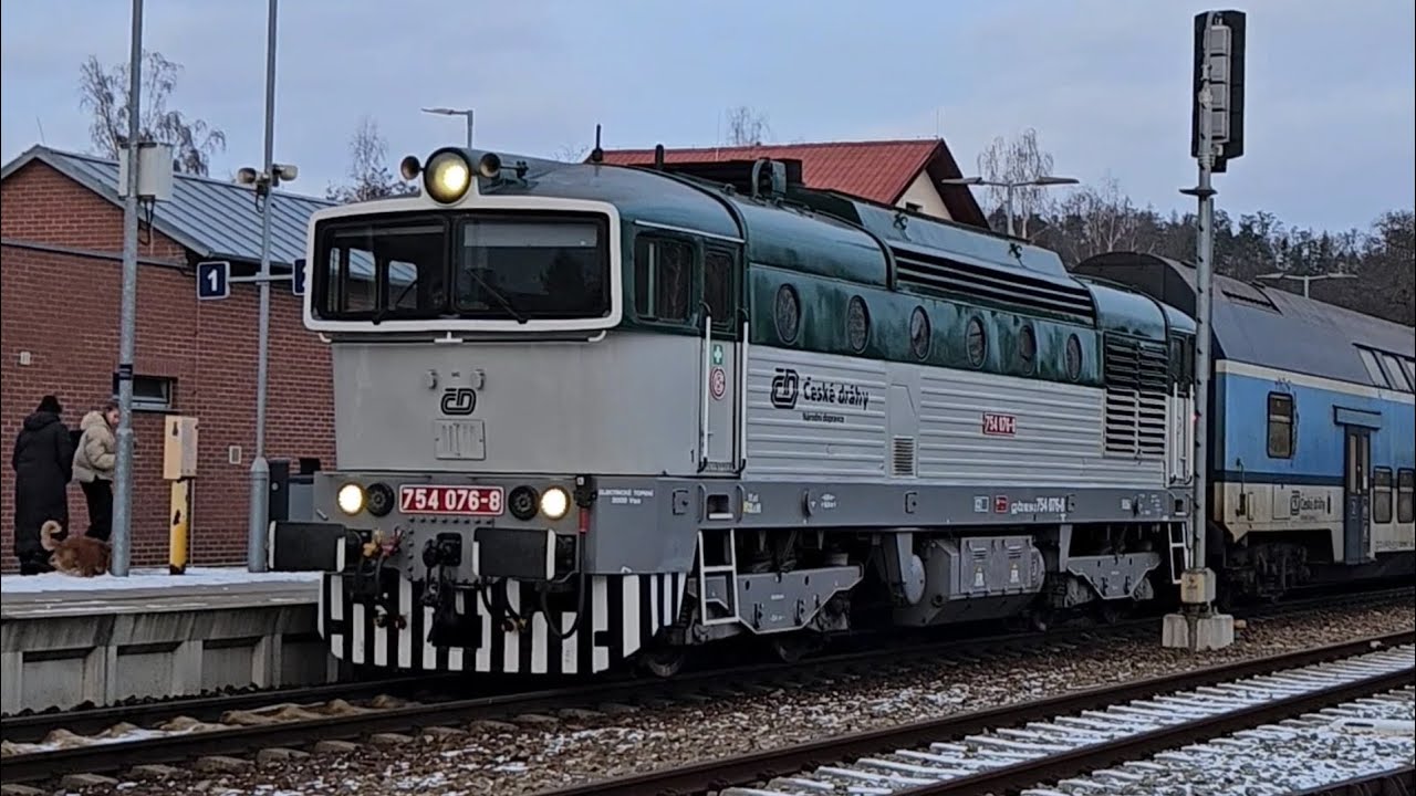Brejlovec 754.076-8 na Posázavském pacifiku 1. 1. 2026
