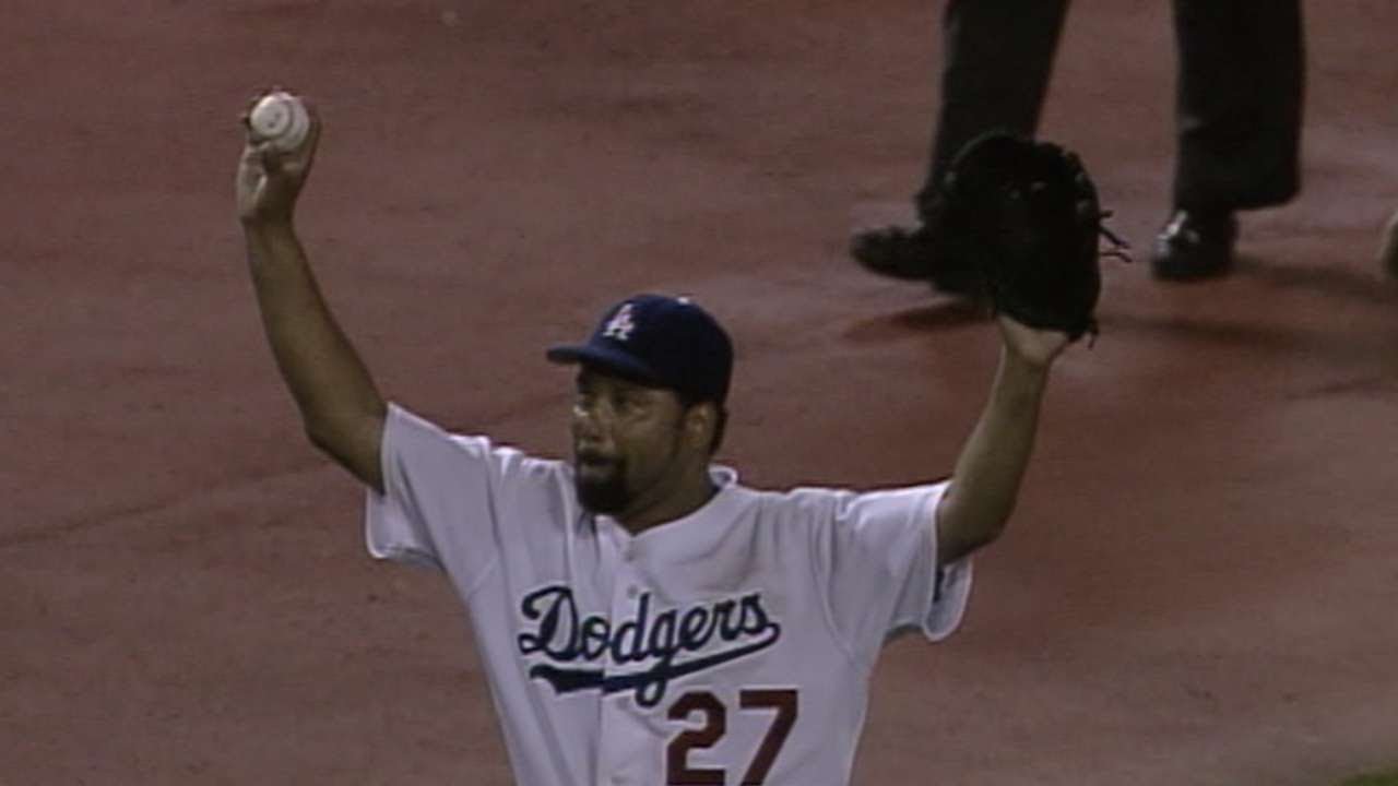 Lima seals shutout win in Game 3 of the '04 NLDS