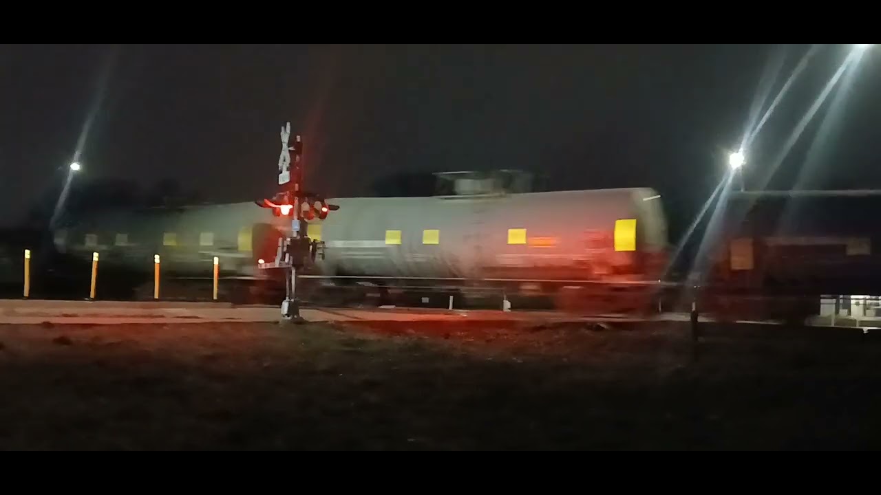 Westbound BNSF mixed freight train 