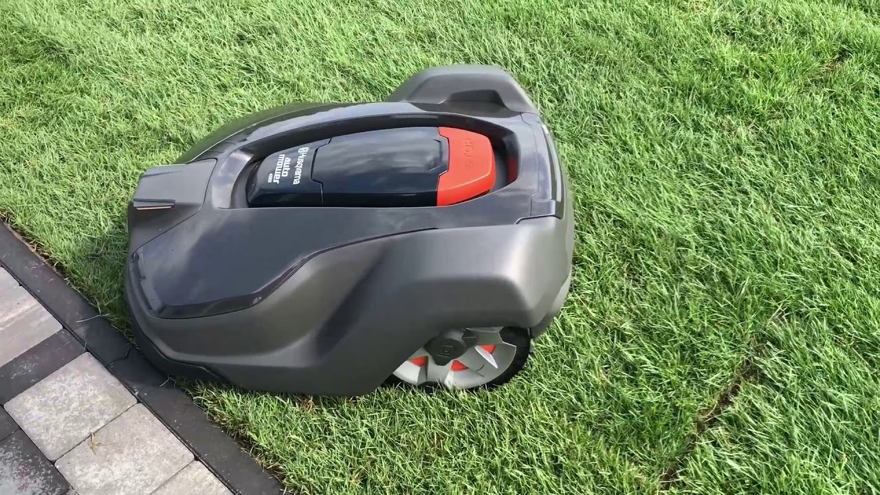 Montaż robota koszącego Automower Firmy Husqvarna- Mix