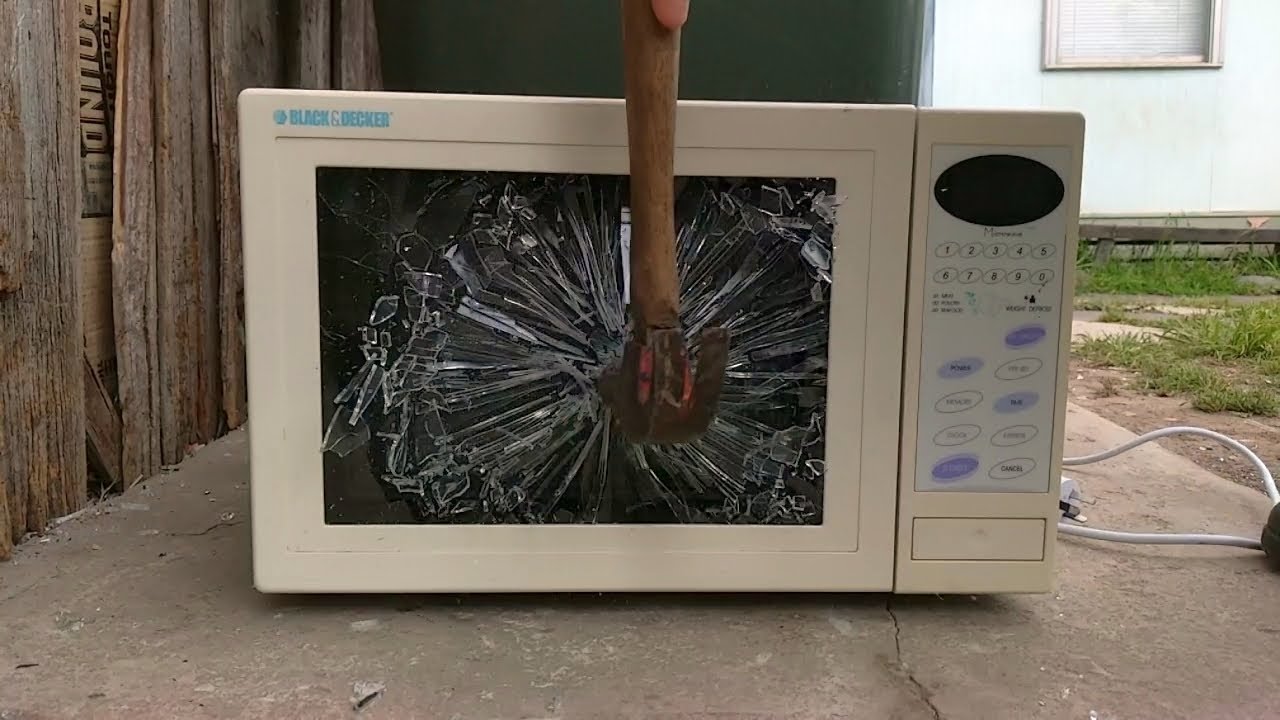 Smash Another Black & Decker Microwave