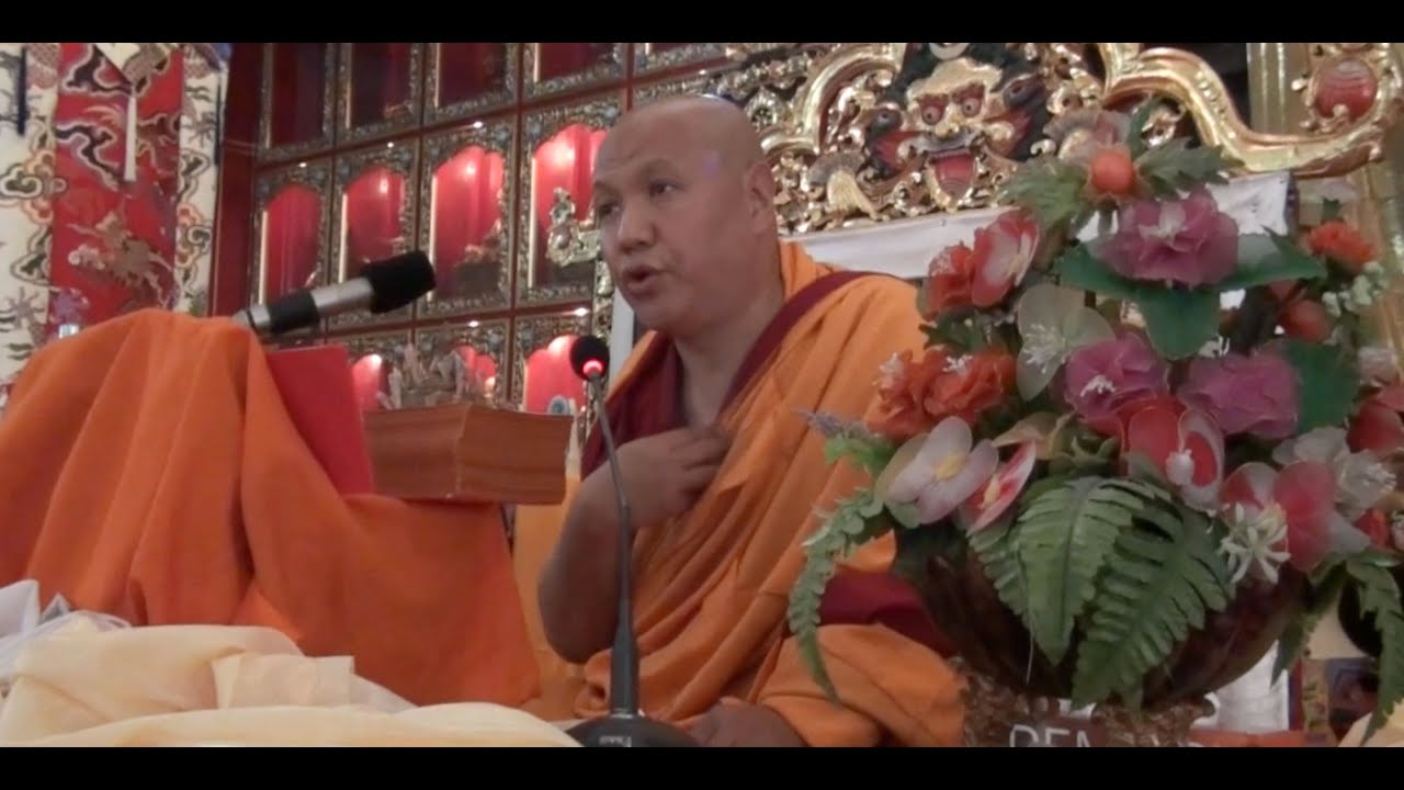 01 གྲུབ་དབང་སངས་རྒྱས་མཉན་པ་རིན་པོ་ཆེ་མཆོག་གིསའབུམ་གྱི་ལྗགས་ལུང་སྩལ་སྐབས་ནང་ཆོས་ངོ་སྤྲོད་མཛད་པ། 2012