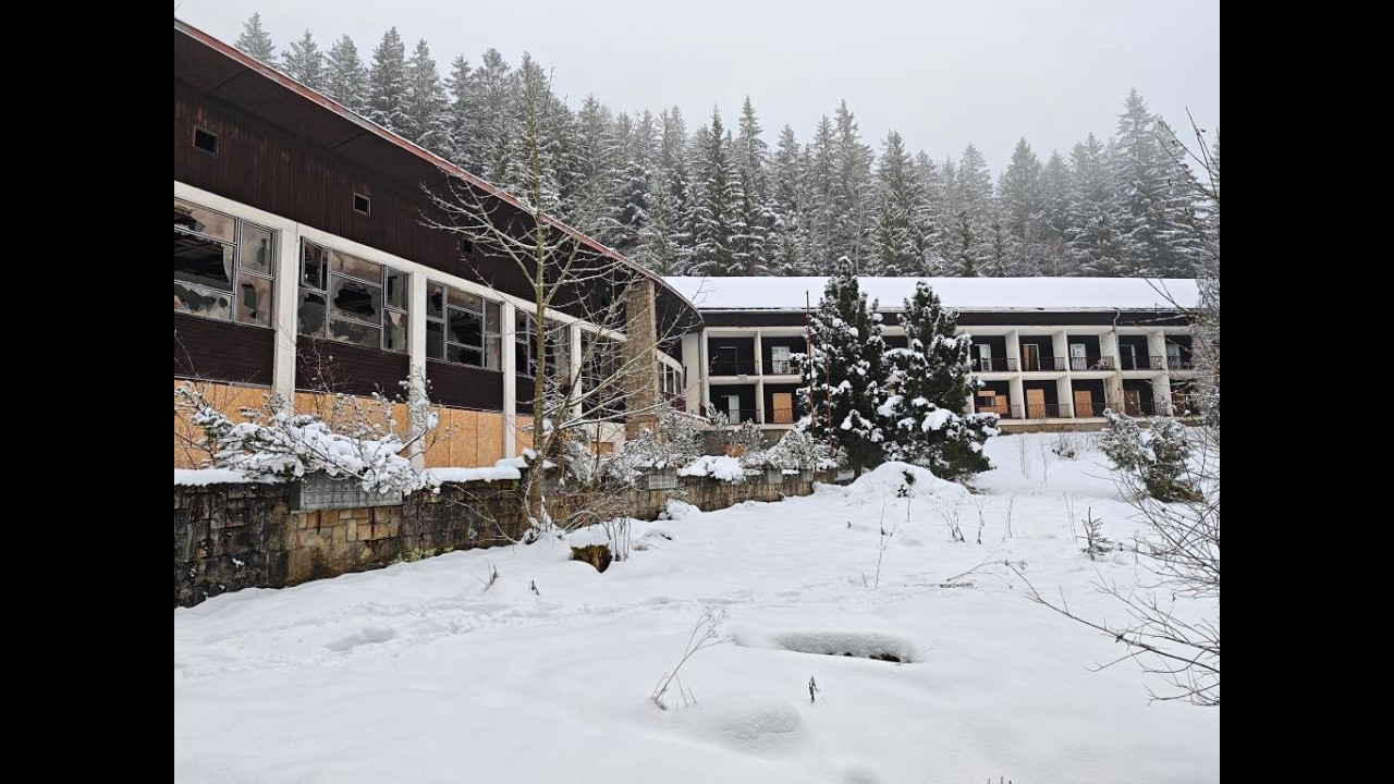 OPUŠTĚNÝ HOTEL, diskotéka s barem, jídelna a kuchyně, pokoje a BEZDOMOVEC!!!