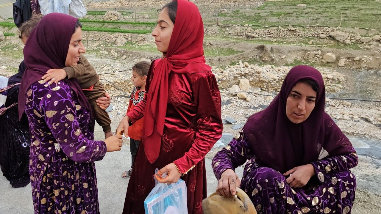 Nomadic life in wartime conditions: Leila's family meets the families of Salahuddin and Aswaduddin