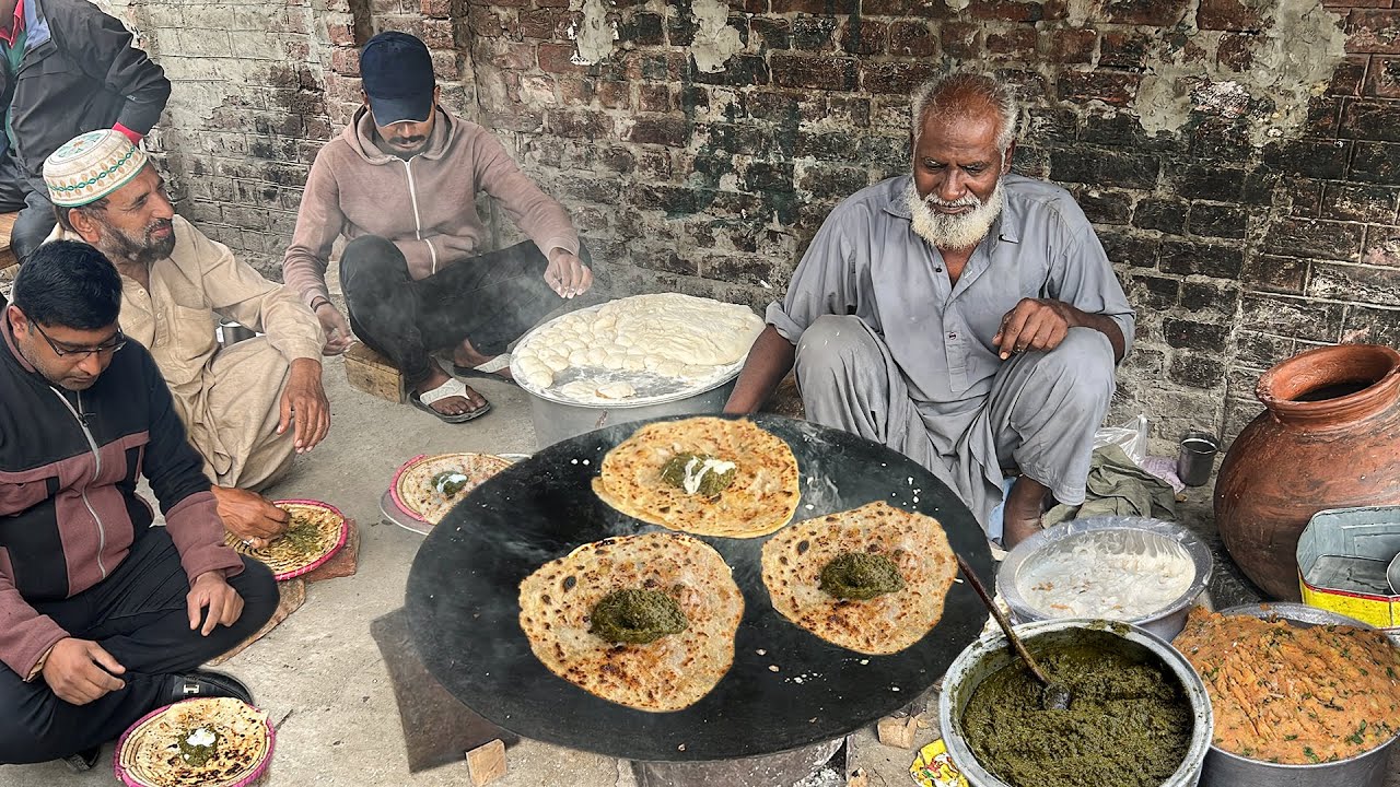 Cheapest SAAG PARATHA Breakfast on Footpath | Chacha Gulam Mustafa Saag Paratha | Lahore Street Food