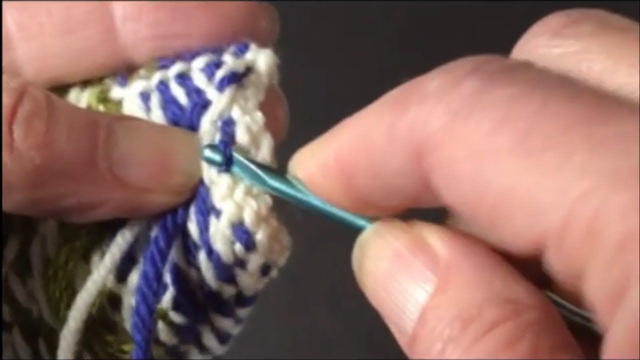 Tutorials for Stranded Colorwork - Weaving in ends with crochet hook