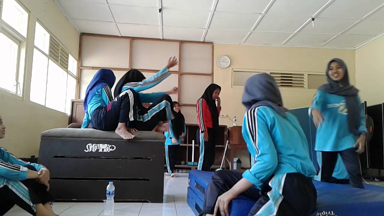 Senam Lantai Ujian Praiktik SMP