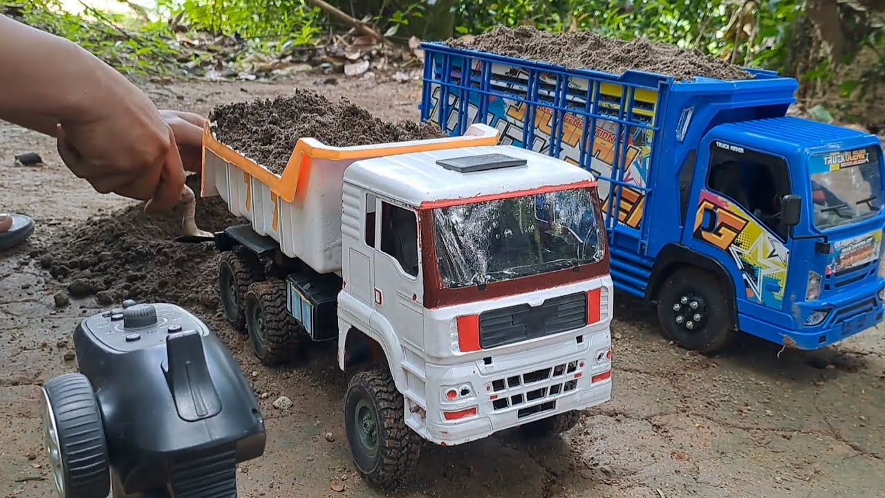 Truk Miniatur Canter Truk Oleng Muat Pasir Sampai Penuh