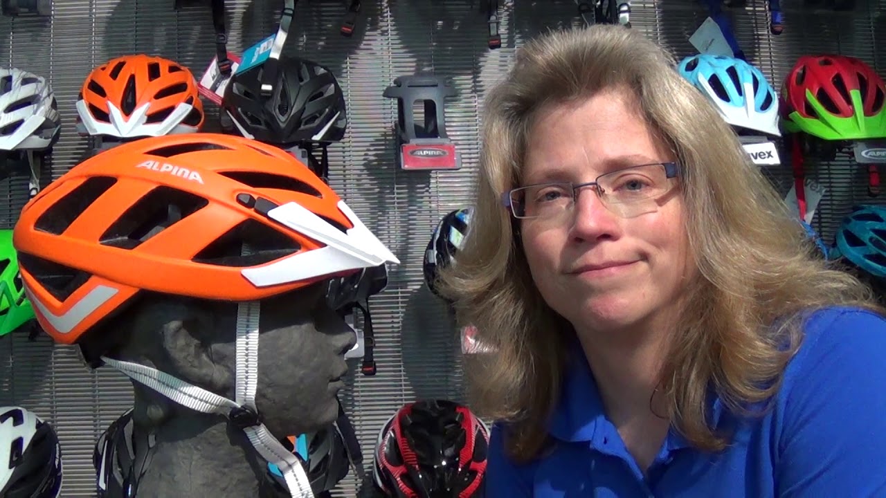 Wie sitzt ein Fahrradhelm richtige auf dem Kopf?