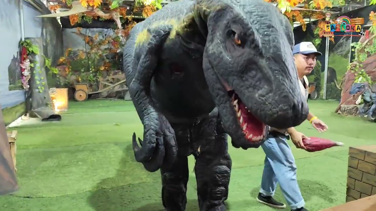 PERTUNJUKAN DINOSAURUS‼️😱 DI DUSUN SEMILIR #viral #dinosaurus #fypシ
