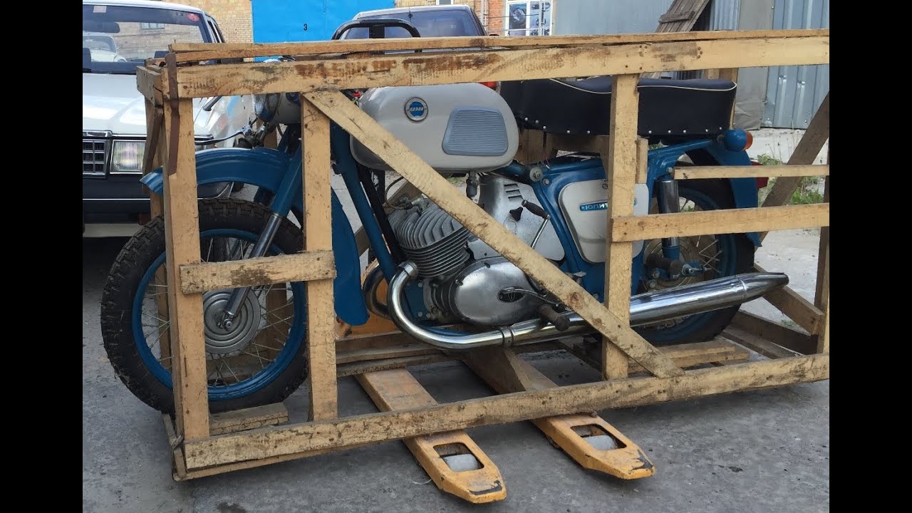 Забытый на 38 лет: новый мотоцикл ИЖ Юпитер-3 1976 года в заводской упаковке Motorcycle in the crate