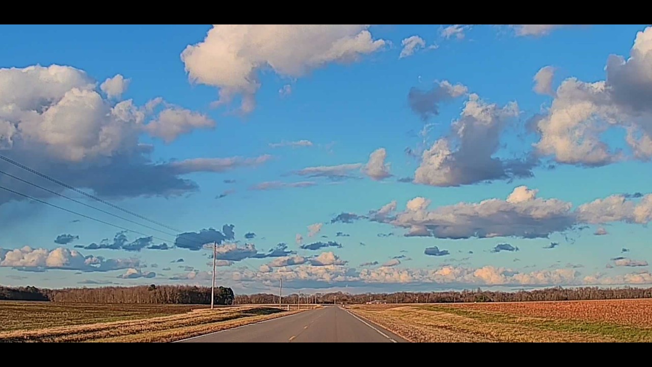 Beatyfull Cloudy Day in the rural roads from NC!