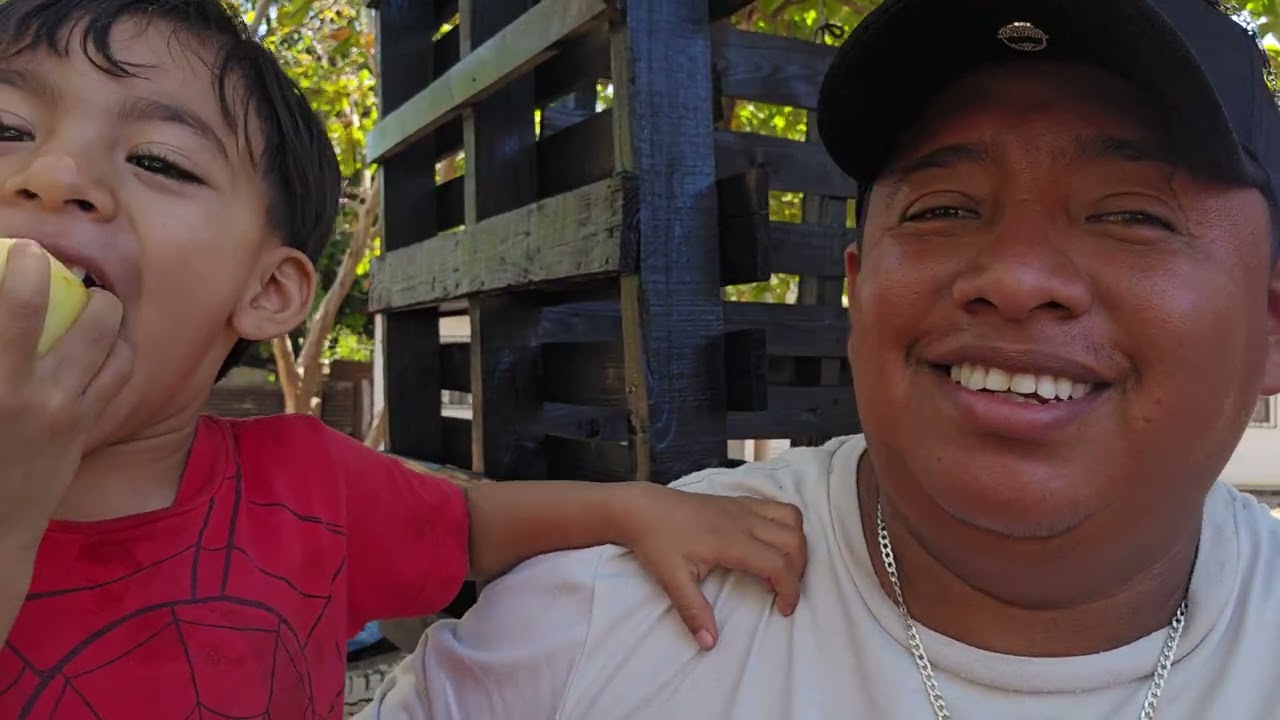 Mi Mamá Llega Ayudar Hacer La Venta De Brenda Y Nehemias 2/3