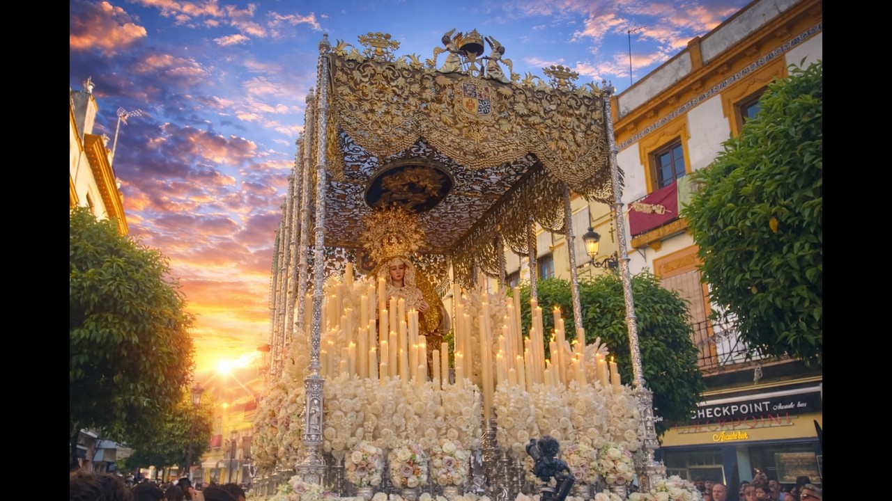Hermandad de Monte Si&oacute;n por calle Feria-Corredur&iacute;a
