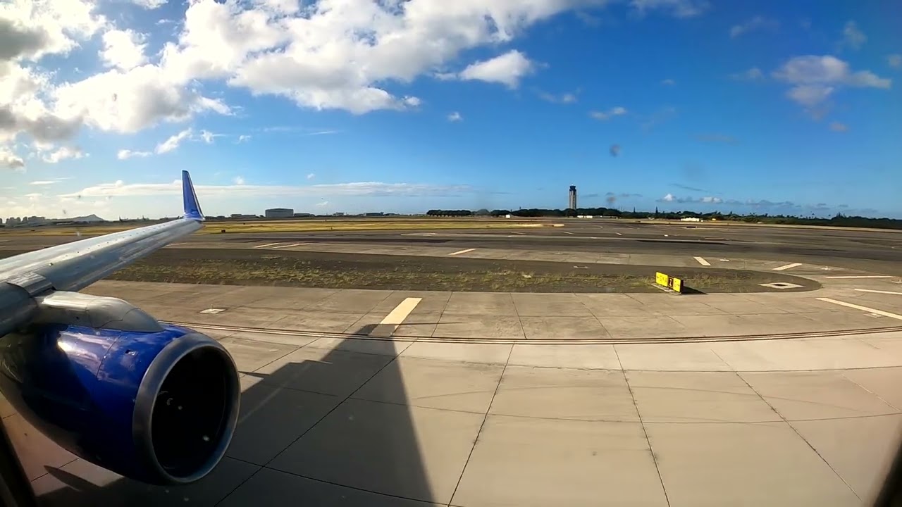 Boeing B-757-300 United Airlines great RR-211 Sound 😍👌😁👍on Take Off at Honolulu and F-22 Action