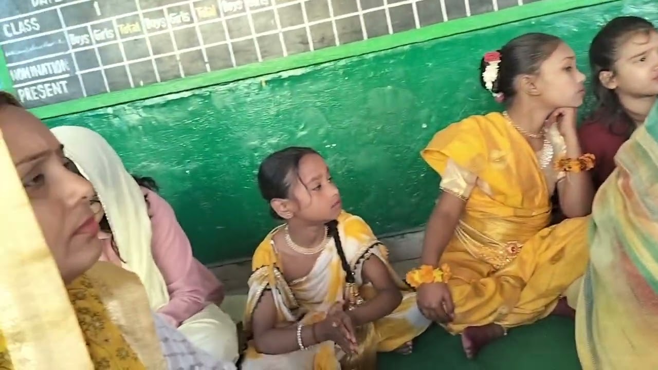 मां वाग्देवी की आराधना यजन भजन के साथ