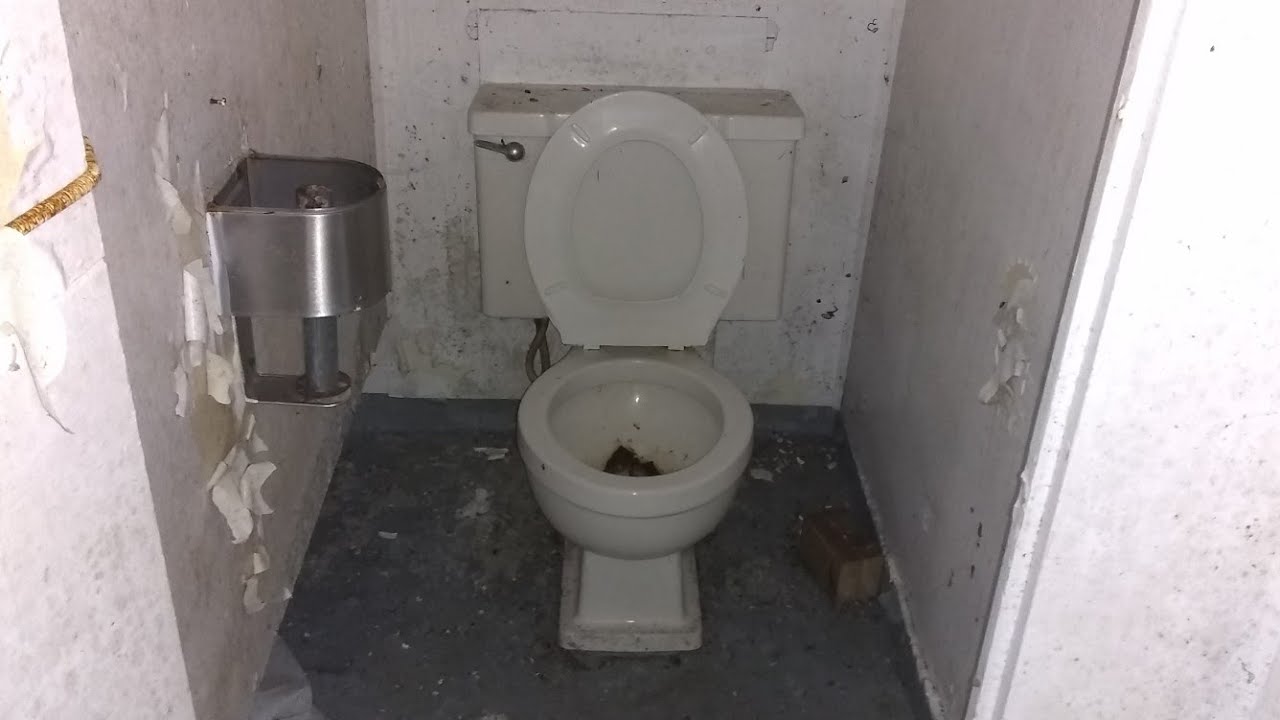 200. Abandoned Bathroom Building Closer Look With 1958 Briggs Toilets!
