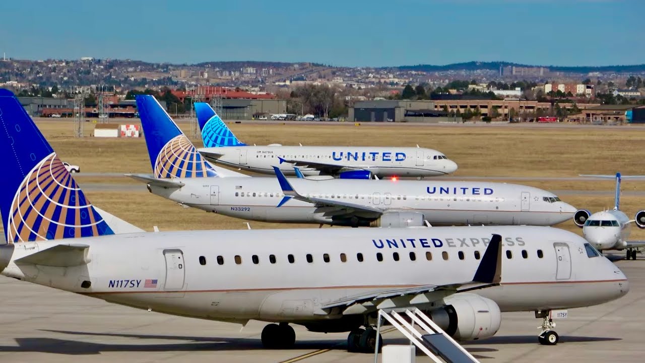 (4k) 15 Minutes of Busy Planespotting at Colorado Springs Airport!