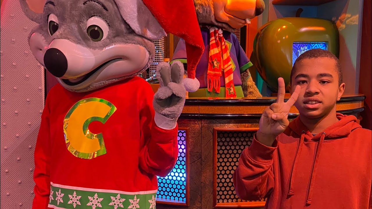 Chuck E. Cheese Princeton NJ 2023 Yuletide Slide #chuckecheese