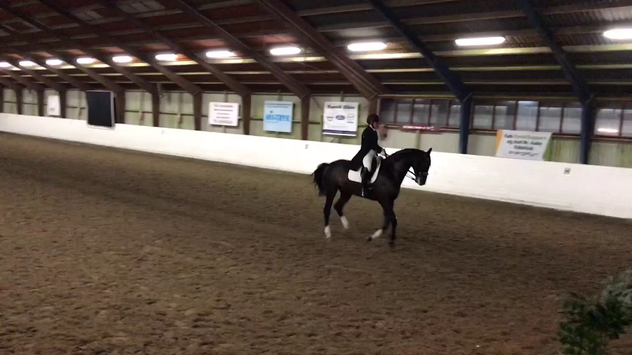 Emma Skov og Cracker Jack Intermediaire 2 til 69,079% og placeret som nummer 3
