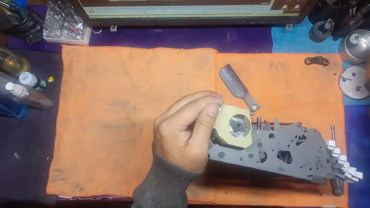 Desarmado Máquina de escribir Olivetti lettera 25 en venta.