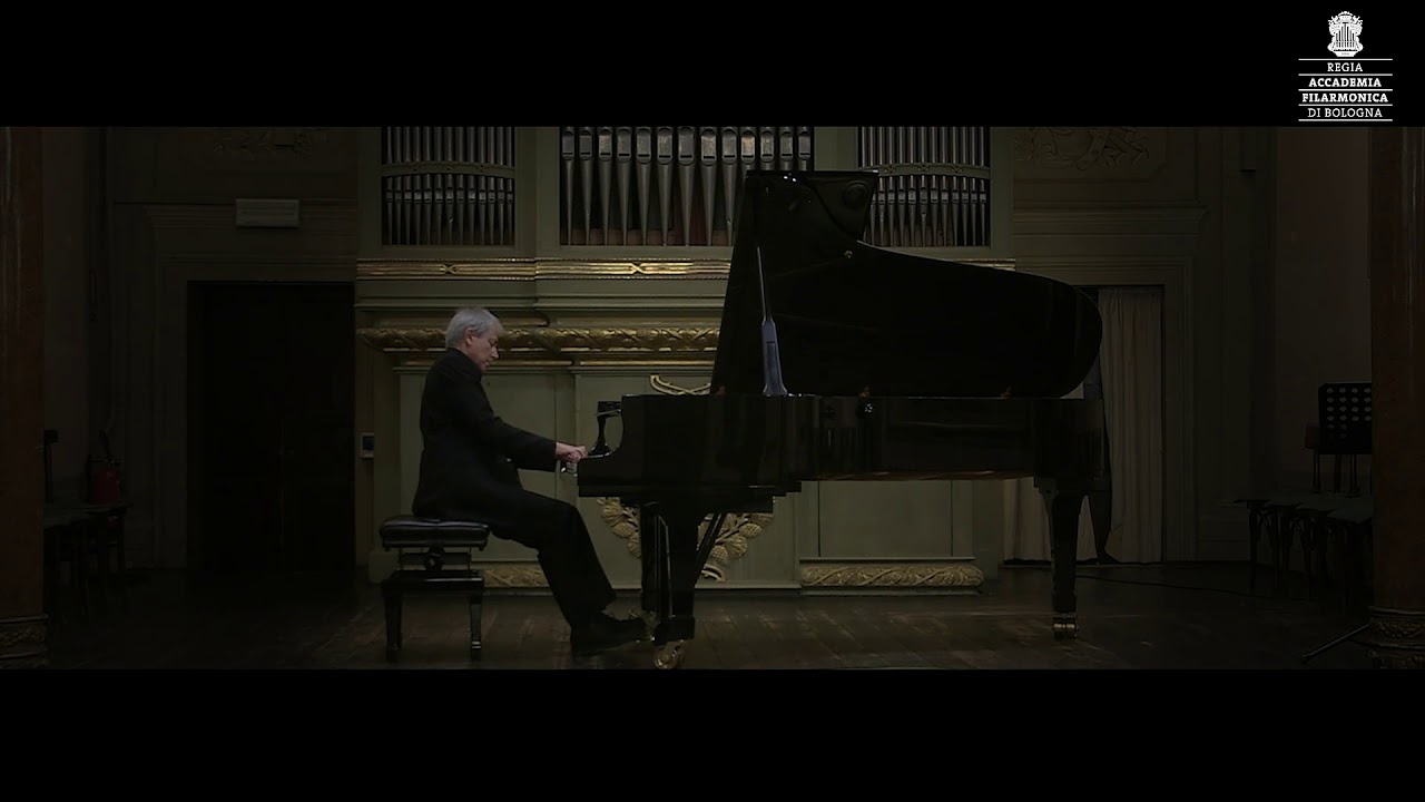 Stefano Malferrari: Debussy, Chopin. Concerto per l'Accademia Filarmonica di Bologna.
