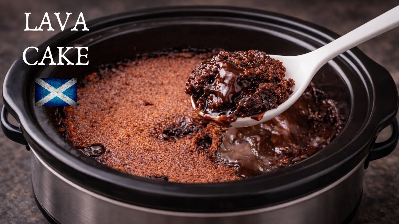 Slow Cooker Chocolate Lava Cake | Easy gooey chocolate cake | Crockpot recipe