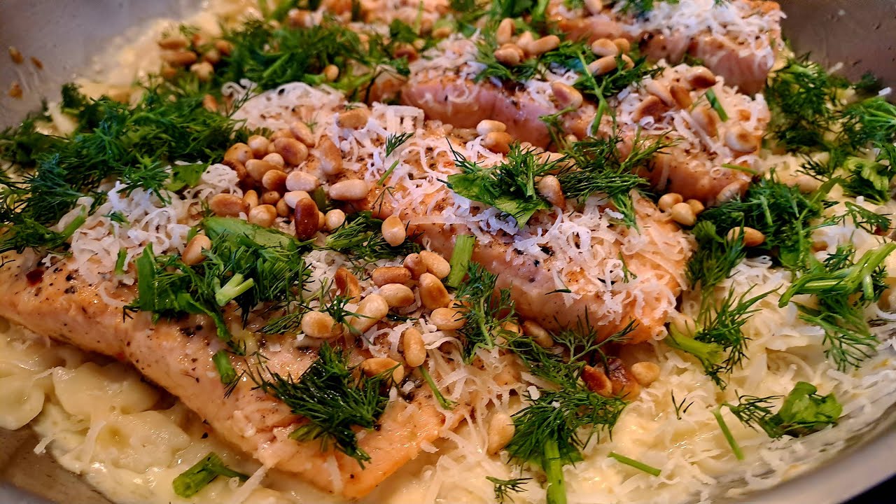 “This salmon pasta is going viral 🤯 Creamy parmesan perfection!”
