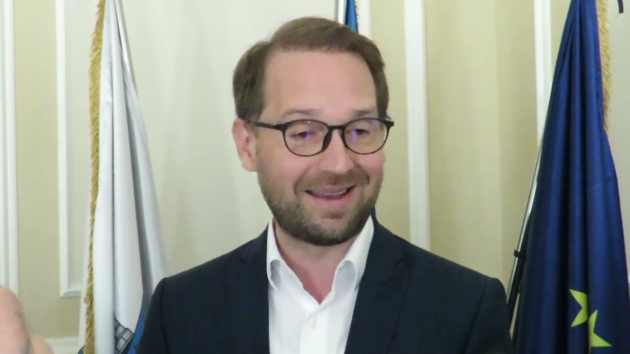 Dominic Fritz își continuă lupta cu interlopii imaginari
