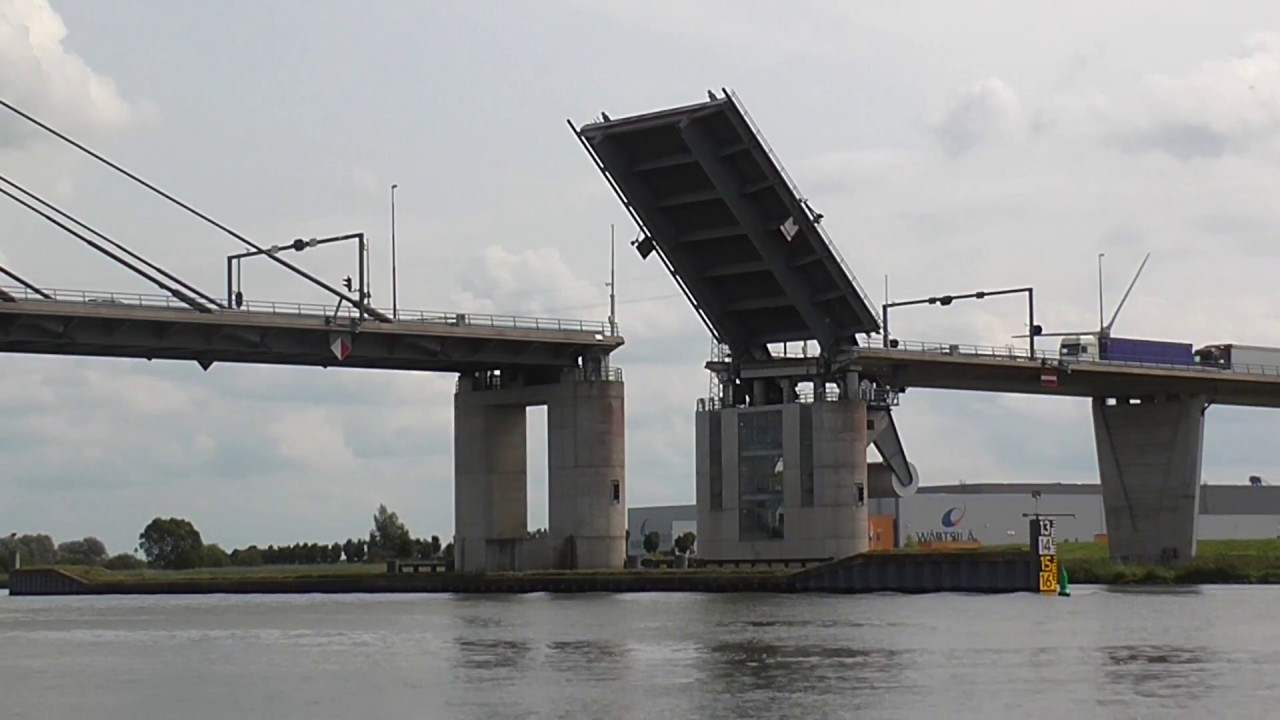 Brugopening Eilandbrug Kampen Basculebrug/ Drawbridge/ Pont Basculant/ Zugbrücke