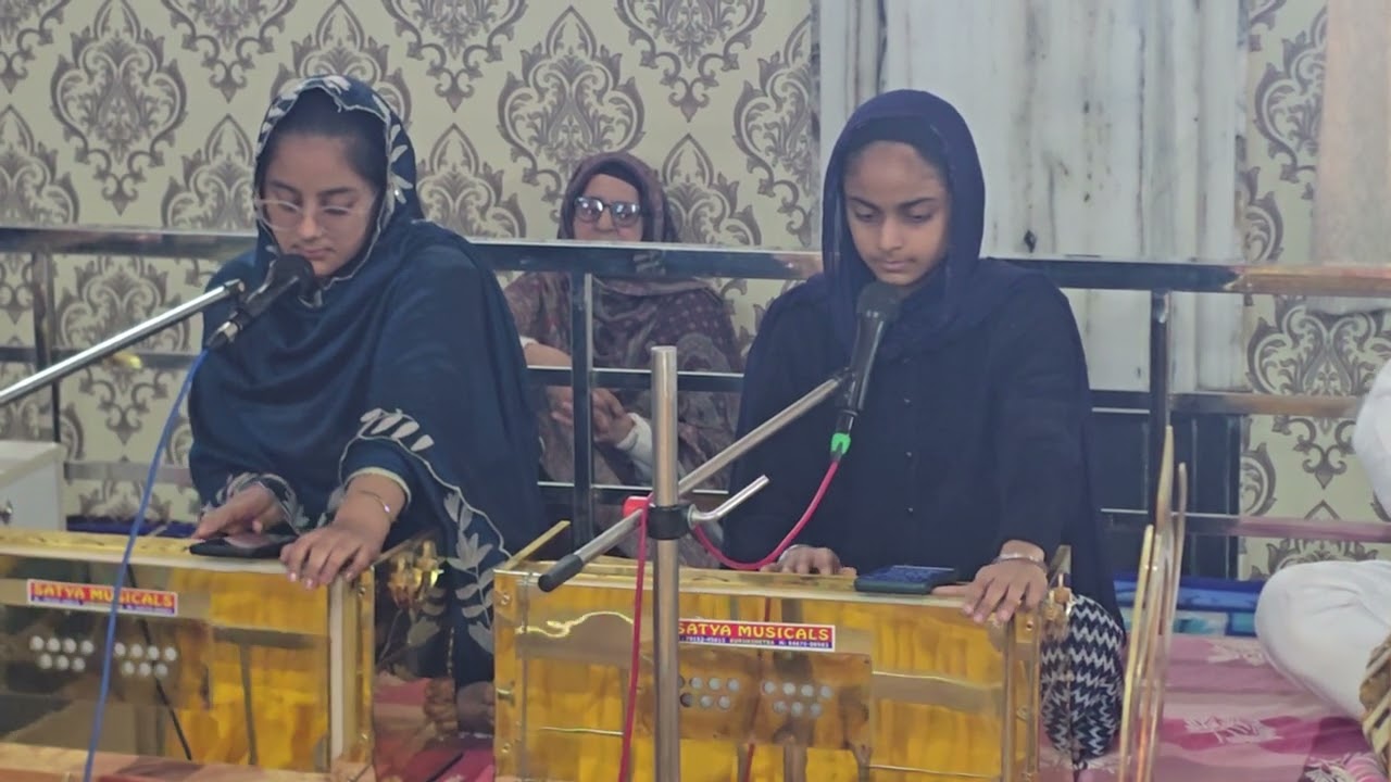 ਤੂੰ ਮੇਰੋ ਮੇਰੁ ਪਰਬਤੁ ਸੁਆਮੀ ਓਟ ਗਹੀ ਮੈ ਤੇਰੀ॥