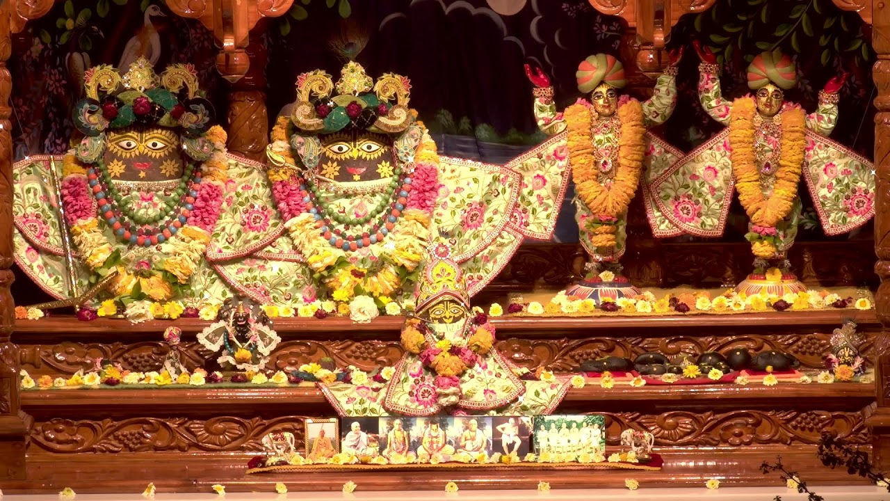 LIVE ISKCON Govardhan || Gaura Ārati 
 11-03-2026