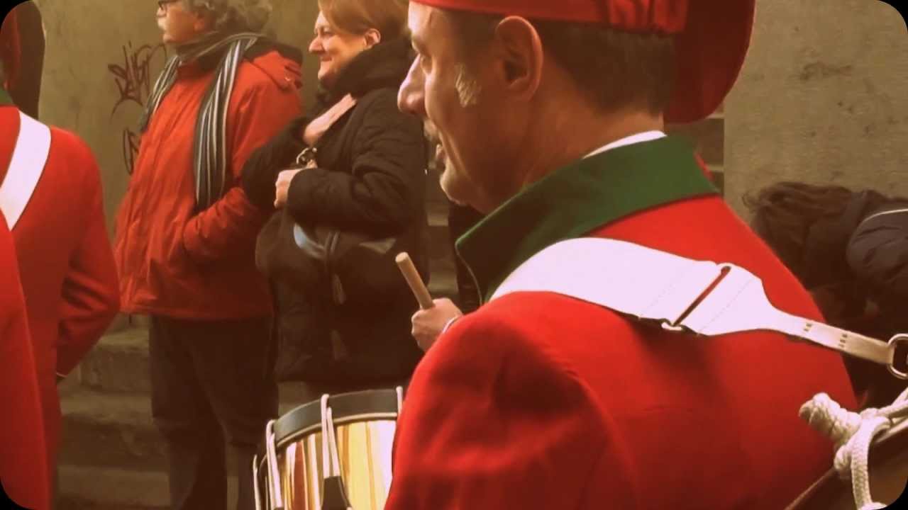 Storico Carnevale di Ivrea 2012: Pifferi e Tamburi (Via Palestro)