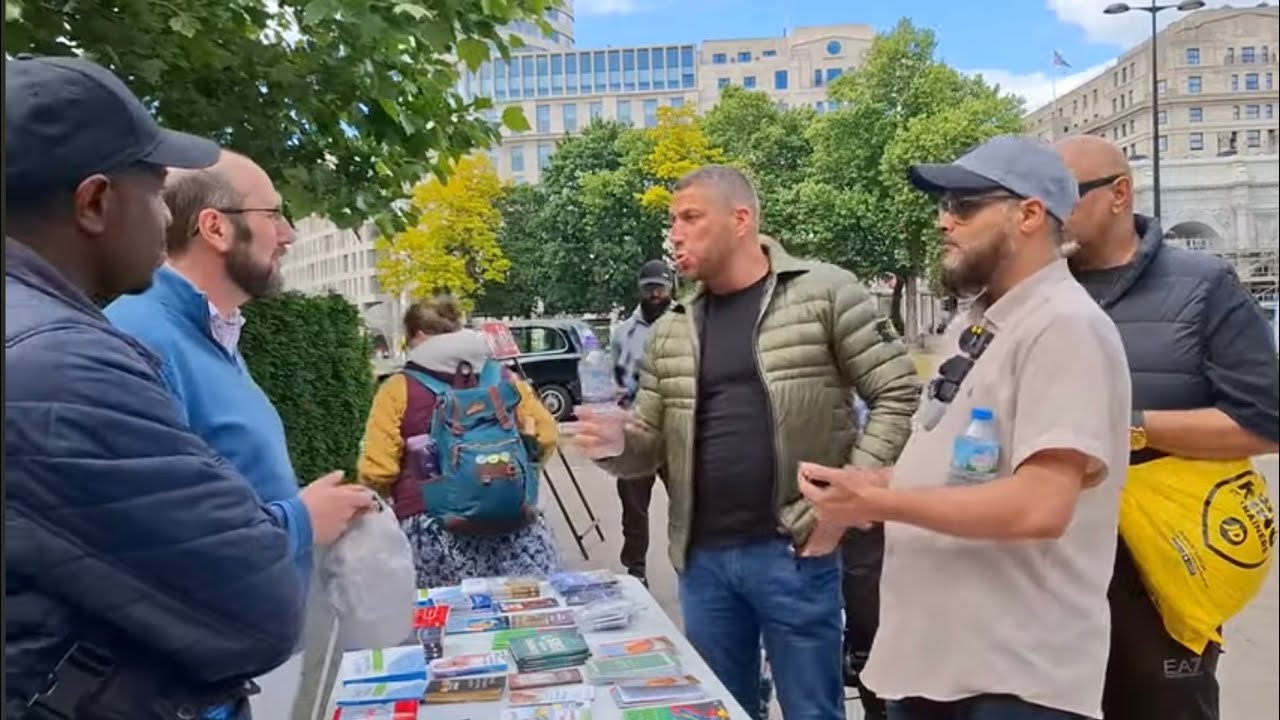 Christian Destroys Christian Missionaries Table | Hashim | Speakers Corner
