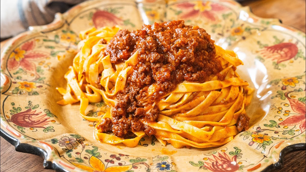 The REAL ITALIAN Bolognese with Tagliatelle 