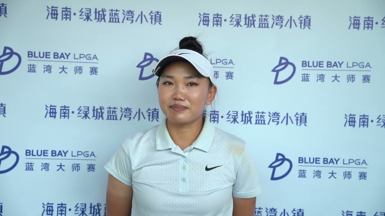 Люси Ли показала результат 67 ударов при сильном ветре на турнире LPGA в Блю-Бэй.