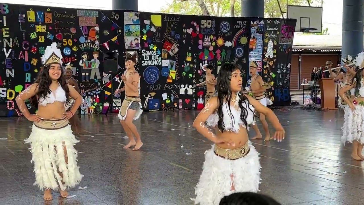 Elienay bailando pascuense 7 básico